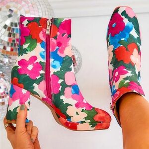 NIB CORKY'S SLUG BUG FLORAL BOOTIES!
